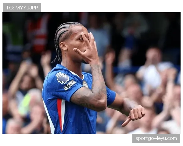 英超圣徒军团积极备战新赛季，状态回暖引关注