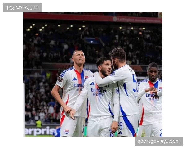 里昂中场新星闪耀，助球队逆转取胜，状态回暖引关注