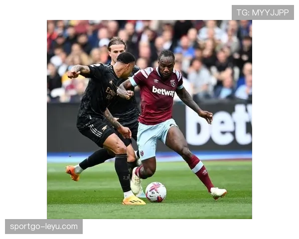 西汉姆联强势反弹，球迷热情点燃英超赛场