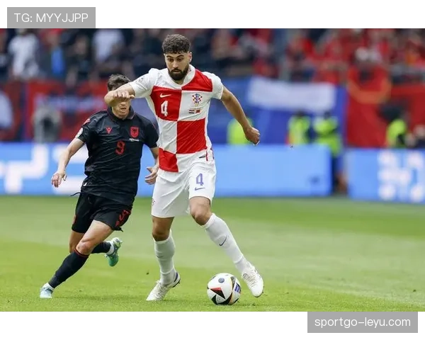 格瓦迪奥尔技术精进引领现代足球防守理念革新