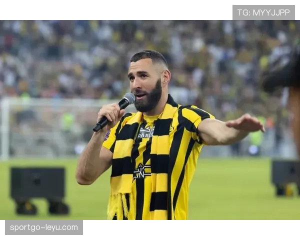 本泽马:从隐形核心到金球奖的巅峰之路解析 本泽马:从隐形核心到金球奖的巅峰之路解析